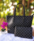 Bolsa Feminina Preta com Estampa Xadrez – Elegância e Praticidade