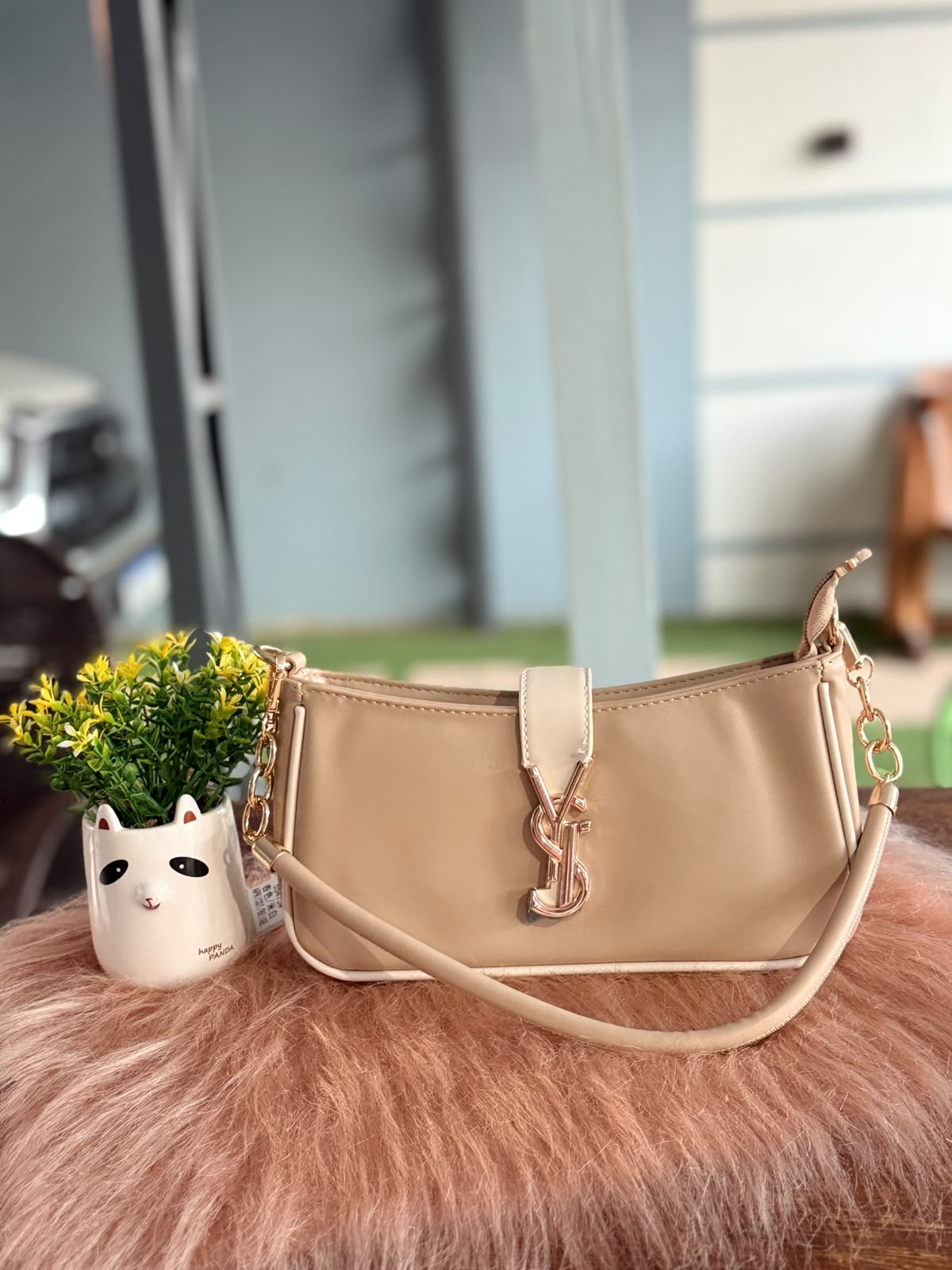 Bolsa de mão com alça corrente - bege